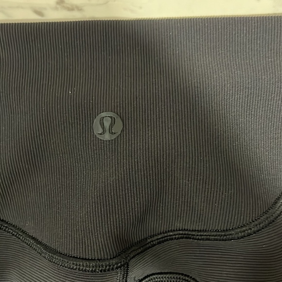 Lululemon Ribbed Contoured High Rise Crop *17" - Picture 5 of 8